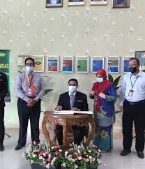 The department of chemistry , or jabatan kimia malaysia cawangan pulau pinang , is a government department under the ministry of science, technology & innovation (mosti). Majlis Penyampaian Anugerah Khas Keselamatan Perlindungan Bagi Tahun 2019 Di Jabatan Kimia Malaysia Kimia Negeri Kelantan Kimia Kelantan Jabatan Kimia Malaysia