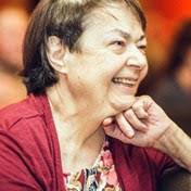 Dora Bueno's Instagram, Twitter & Facebook