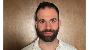 Noy Leyb's two-front war