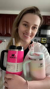 I love her more than my bloom and cool brushstroke yep i do. I love cats  and bling lol. She's definitely my favorite 😍.