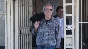 Νέα διήμερη άδεια δόθηκε στον δημήτρη κουφοντίνα που εκτίει ποινή 16 φορές ισόβια για την εγκληματική δράση της. Thn Kataxwrhsh Toy Kelioy Toy Sto Airbnb Meleta O Dhmhtrhs Koyfontinas To Batraxi