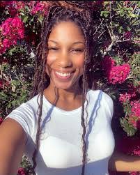 Pamela Heck's Instagram, Twitter & Facebook