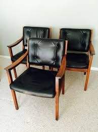 3 Black Leather Dark Wood Midcentury Modern Chairs Made By Gunlocke Co Vintage Side Or Arm Chair Very Comfy Mid Century Modern Chair Modern Chairs Chair