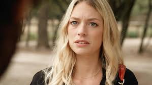 Face au succès de plus belle la vie sur france 3, tf1 s'est lancée dans la bataille des feuilletons quotidiens à l'été 2017. Johanna Lemeur La Biographie Un Si Grand Soleil France 2 Un Si Grand Soleil Nouveautes Tele Com