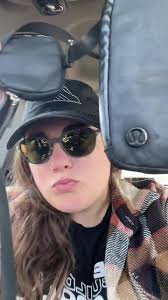 #stitch with @hannah 🐆 i fear no one got the memmo about this bag and its  the best thing i have ever found #lulu #lululemonaddict #purse #wallet