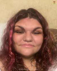 hey! my name is clio siegel, and i'm from sleepy hollow, new york. i'm  planning to double major in theatre and physics at northwestern, with a  minor in dance. please reach out!!