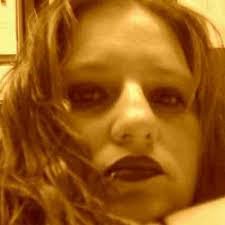 Amanda Holtsclaw's Instagram, Twitter & Facebook