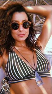 Kariyerine modellik ile başlayan uzman. Mujde Uzman Instagram
