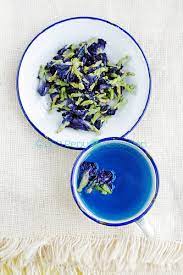 You will find this plant in many indian homes as it is used we call it sangu poo | sangu pushpam in tamil and is very popularly called aparjitha in hindi and bunga telang in malay. Bunga Telang Blue Pea Vine Or Butterfly Pea A Natural Blue Food Dye Indonesia Eats