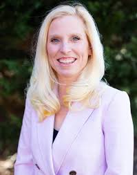 Sara Mcgee's Instagram, Twitter & Facebook