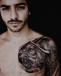 With a crown tattoo, all guys can connect with their personal sense of royalty. Maluma Cool Tattoos Tattoos Chest Tattoo