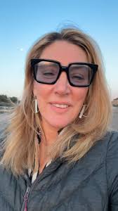 Academia De Salsa was live.