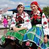ロシア人（ロシアじん）、ロシア民族（ルースキエ； русские ルースキイェ）は、東スラヴ人に属する民族である。 ロシア語 を持つ。 ロシア連邦 （80%以上）・ ウクライナ （17.3%）・ ベラルーシ （11.4%）などを中心として旧 ロシア帝国 や旧 ソビエト. 3