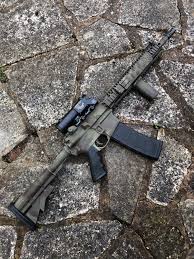 How to spray paint your ar 15 for a nice camouflage finish, takes about a half hour and costs less than $20! How To Spray Your Gun Atrg