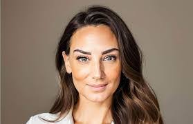 Andrew Giblin's Instagram, Twitter & Facebook