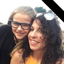 Affordable photographer for mini session with dogs?