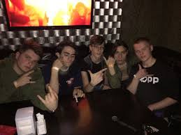 наш корабль идет ко дну помоги мне я утону Pin Ot Polzovatelya Zaebali Na Doske Liza V 2020 G Zakaty