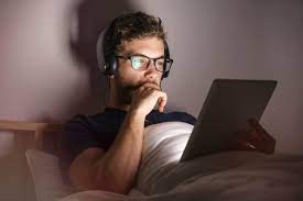 When i tried to sleep properly each night, about six or seven hours, i could never wake up properly. Why Do Some People Need Less Sleep It S In Their Dna Scientific American