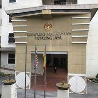 Polis johor akan mendakwa 16 ahli geng nicky termasuk beberapa wanita di mahkamah sesyen petaling jaya di bawah sosma kerana penglibatan mereka dalam. Mahkamah Petaling Jaya Petaling Jaya Selangor