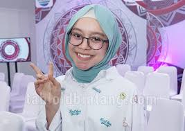 Jodoh kan belum tentu mirip. Nyanyikan Saat Terakhir Lesti Menangis Teringat Seseorang Tabloidbintang Com