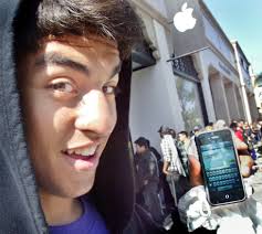 Hundreds flock to Pasadena for Apple's new iPhone