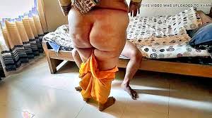 Sexy South Indian Housewife Priya Aunty Seduces A Young Guy While His  Coworkers Mother Is Around - XXXBP