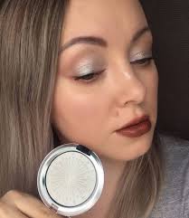 Mac Let It Glow And Flare For The Dramatic Extra Dimension Skinfinish Reviews Live Swatches Makeup Looks Beauty Trends And Latest Makeup Collections Chic Profile Haley tries to rescue her treasure.