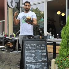 Find on the map and call to book a table. Attila Hildmann Kritik An Restaurant In Berlin Dann Rastet Der Vegan Guru Aus Stern De