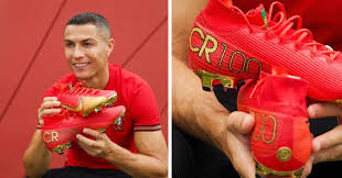 Kaufen sie weitere neue trends gleich günstig und versandkostenfrei in unserem markenshop. Nike Mercurial Superfly Cr7 100 Tore Fussballschuhe Enthullt Debut Heute Gegen Frankreich Nur Fussball