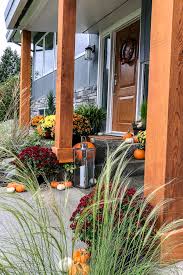 And, before you know it, the entryway to your home will become a coveted outdoor oasis with plenty of curb appeal. Simple Thrifty Fall Front Porch Decor 25 Fab Fall Outdoor Spaces The Happy Housie