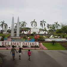 Batu pahat dikatakan sebagai syurga makanan bagi negeri yang pernah menjadi pengeluar terbesar gambir dan lada hitam pada suatu masa dahulu, negeri johor darul ta'zim. 19 Tempat Menarik Di Batu Pahat Panduan Bercuti Untuk Seisi Keluarga