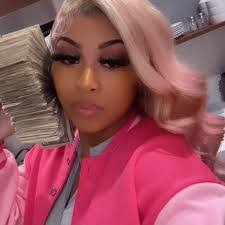 Derrick Hilson's Instagram, Twitter & Facebook