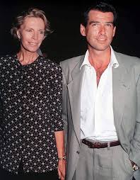 Cassandra harris), урождённая сандра коллин уэйтс (англ. Pierce Brosnan Talks About Losing Wife And Daughter To Cancer Hello