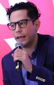 Christian chávez (born josé christian chávez garza on august 7, 1983 in reynosa, tamaulipas, mexico) is a singer and actor best known for his role as giovanni méndez lópez in the telenovelarebelde and its spin off teen band rbd. Christian Chavez Wikipedia