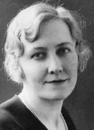 Columbus Bicentennial: White Castle Works With Women