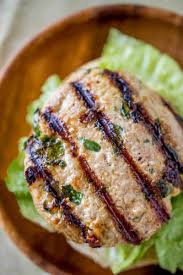Additionally, a 1/2 cup cooked spinach provides 23 calories, 3.8 g carbohydrates, 3 g protein, 0.3 g fat and 2.4 g fiber, which is 10% of daily value. Spinach Feta Turkey Burgers The Recipe Critic
