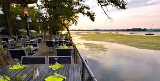Louer un chalet au bord de l'eau. Restaurant Au Bord De L Eau Restos Bars My Little Lyon