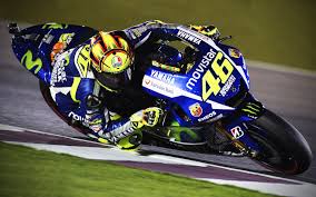 Desde que se inicio el mundial de motociclismo los cascos de los pilotos tenían una doble función. Valentino Rossi 2015 The Doctor 46 Logo Helmet Movistar Yamaha Motogp Yzr M1 Bike Wallpaper Valegp