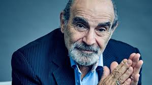 David Suchet (août 2018) photos de Chris McAndrew ''I'm still grieving for  Poirot,'' says David Suchet, of the little Belgian detective with the fussy  personal habits. After more than two decades of