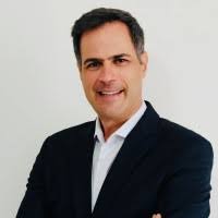 70+ perfis com “Casales”