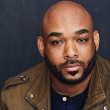 Elaine Kane's Instagram, Twitter & Facebook