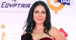 فيلم الصندوق الأسود من تأليف أحمد وهيثم الدهان وإخراج محمود كامل، ومن إنتاج جابي خوري، وبطولة منى زكي ومحمد فراج ومصطفى خاطر وغيرهم من النجوم. Ù…Ù†Ù‰ Ø²ÙƒÙ‰ ØªÙƒØ±ÙŠÙ…Ù‰ Ø¨Ø¬Ø§Ø¦Ø²Ø© ÙØ§ØªÙ† Ø­Ù…Ø§Ù…Ø© Ù…Ù† Ù…Ù‡Ø±Ø¬Ø§Ù† Ø§Ù„Ù‚Ø§Ù‡Ø±Ø© Ø§Ù„Ø³ÙŠÙ†Ù…Ø§Ø¦Ù‰ Ø´Ø±Ù ÙƒØ¨ÙŠØ± Ø§Ù„ÙŠÙˆÙ… Ø§Ù„Ø³Ø§Ø¨Ø¹