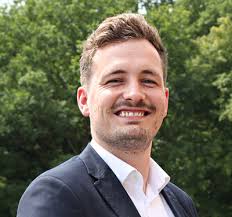 Volieren- und Freilandhaltung