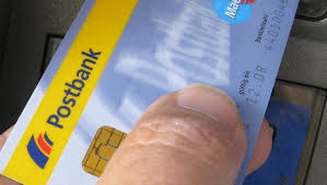 An über 17.300 geldautomaten mit dem logo bankcard servicenetz können sie als kunde der psd bank braunschweig eg bis zu vier mal pro monat kostenlos bargeld abheben. Kundenabzocke Banken Verlangen An Geldautomaten Bis Zu Zehn Euro Gebuhren Der Spiegel