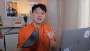 🇲🇾 🇬🇧 malaysian comedian in london ‍ creator.thank you to everyone who submitted their uncle roger halloween outfits! Malaysian Comedian Uncle Roger Sparks China Censorship Row With Deleted Video World Malay Mail