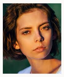 Elliot Bailey's Instagram, Twitter & Facebook