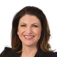 Devon Dillon's Instagram, Twitter & Facebook