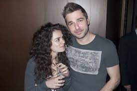 Engin altan ayrıldıklarını bir basın açıklamasıyla duyurdu. Ozge Ozpirincci Ve Engin Altan Duzyatan Google Da Ara Women T Shirts For Women Fashion