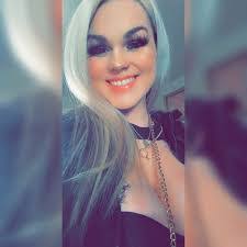 Shyanne Hall's Instagram, Twitter & Facebook