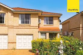 Ideally Located 3 Bedroom Townhouse With Single Lockup Garage And One Car Space Would Be The Perfect Choice For Australian Homes First Home Buyer Display Homes